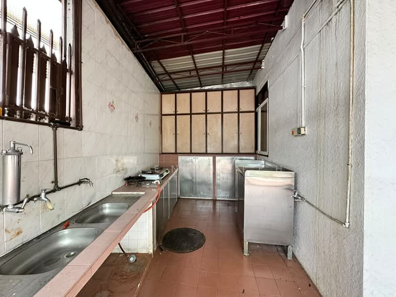 Semi-Detached House for Sale in Taman Scotland (George Town) - SERENEN TEH - Kitchen - PropertyGuru.com.my