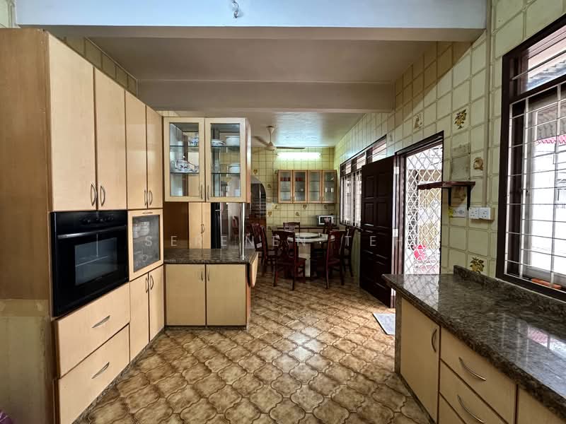 Semi-Detached House for Sale in Taman Scotland (George Town) - SERENEN TEH - Kitchen - PropertyGuru.com.my