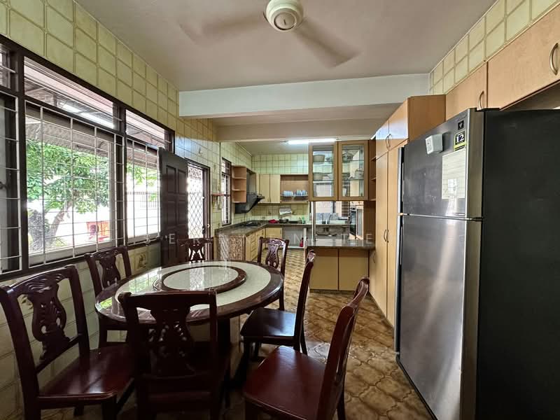 Semi-Detached House for Sale in Taman Scotland (George Town) - SERENEN TEH - Kitchen - PropertyGuru.com.my