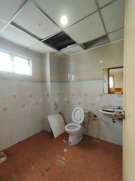 Kondominium untuk Disewa di Dwi Mahkota - Jerry Hor - Bathroom - PropertyGuru.com.my