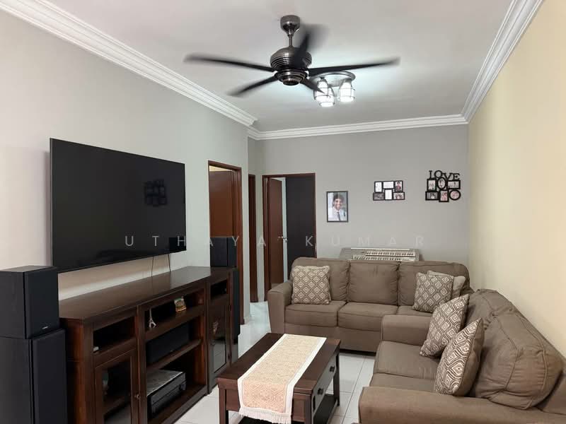 Rumah Bandar untuk Dijual di Batu Caves (Selangor) - Uthaya Kumar - Living Room - PropertyGuru.com.my