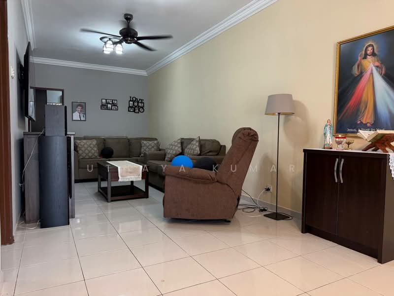 Rumah Bandar untuk Dijual di Batu Caves (Selangor) - Uthaya Kumar - Living Room - PropertyGuru.com.my