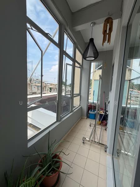 Rumah Bandar untuk Dijual di Batu Caves (Selangor) - Uthaya Kumar - Balcony - PropertyGuru.com.my