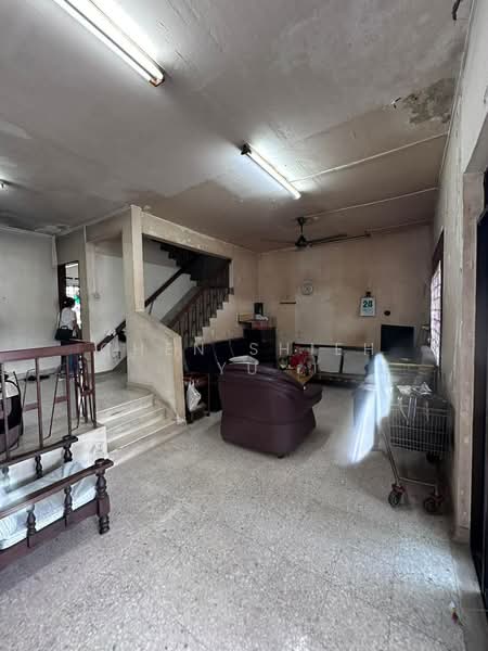 2-storey Terraced House for Sale in Taman Pelangi (Johor Bahru) - Chen Shieh Yu - Living Room - PropertyGuru.com.my