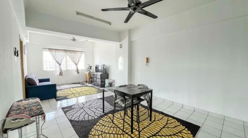 Kondominium untuk Dijual di Endah Ria - Lee Chin Wai - Living Room - PropertyGuru.com.my