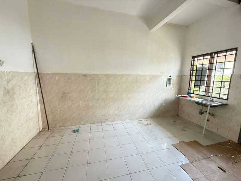 Rumah Teres 2 Tingkat untuk Dijual di Taman Tun Perak (Rawang) - Steven Lee - Kitchen - PropertyGuru.com.my