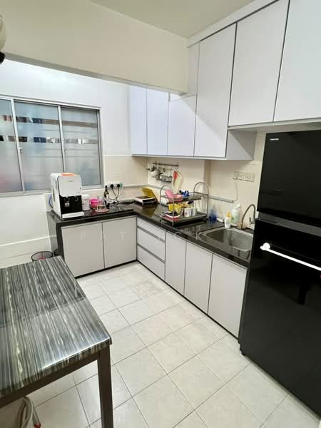 Pangsapuri untuk Dijual di Relau Vista Apartment - Patrick . - Kitchen - PropertyGuru.com.my