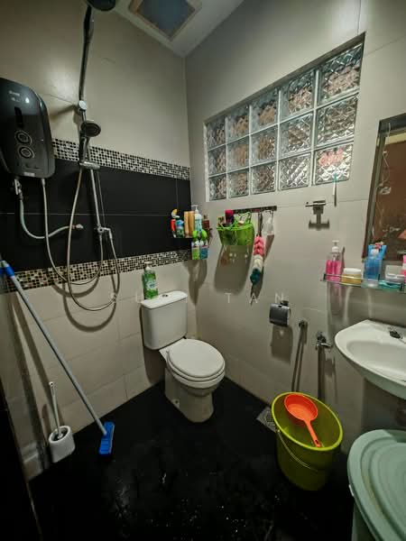 Rumah Teres 2 Tingkat untuk Dijual di Taman Kepong Indah (Kepong) - Suki Tan - Bathroom - PropertyGuru.com.my