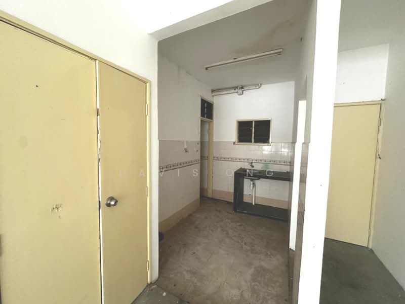 Apartment for Sale at Sri Dahlia - Davis Ong - Kitchen - PropertyGuru.com.my