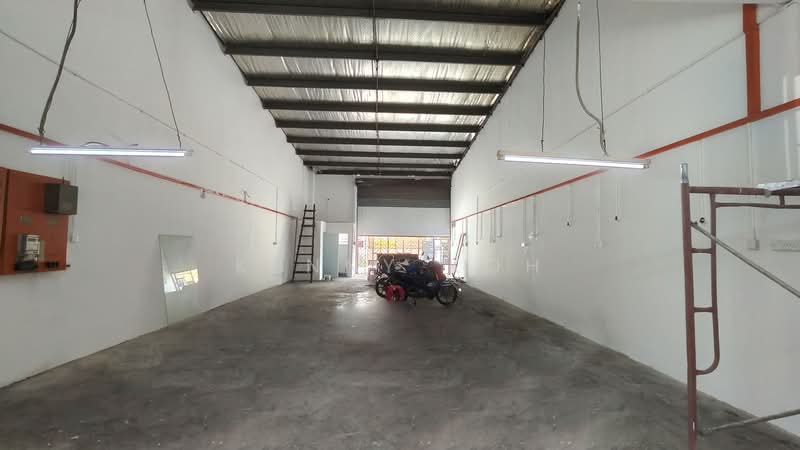 Kilang untuk Disewa di Taman Perindustrian Bukit Serdang (Seri Kembangan) - Kenny Koh - Interior - PropertyGuru.com.my