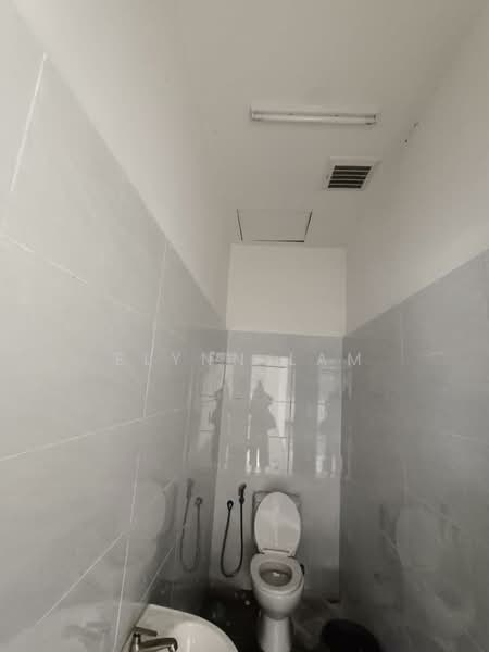 Factory for Rent in Masai (Johor) - Elynn Lam - Bathroom - PropertyGuru.com.my