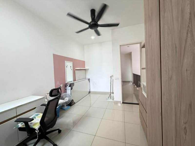 Rumah Teres 2 Tingkat untuk Dijual di Taman Mount Austin (Tebrau) - Nathan Chan - PropertyGuru.com.my