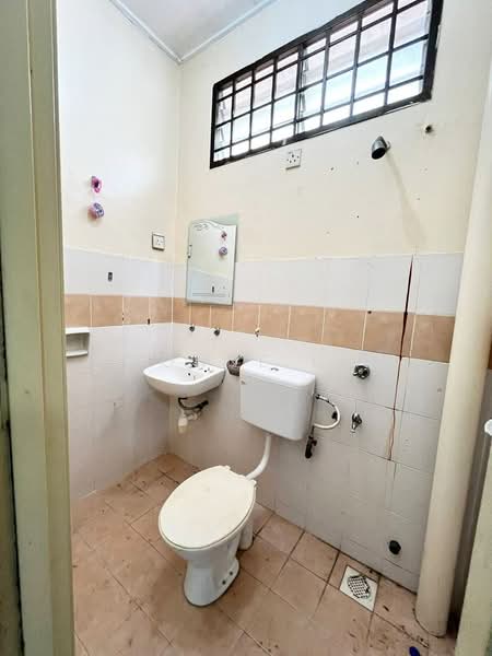 Rumah Teres 2 Tingkat untuk Dijual di Bandar Seri Alam (Masai) - Yvonne Lim - Bathroom - PropertyGuru.com.my