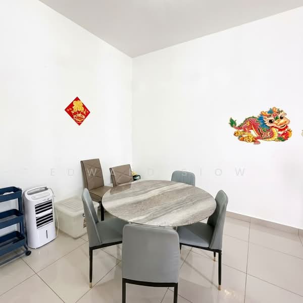 Rumah Teres 2 Tingkat untuk Disewa di Taman Seri Austin (Tebrau) - Edward Siow - Dining Room - PropertyGuru.com.my