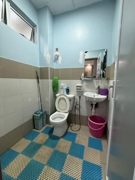 Semi-Detached House for Sale in Taman Sierra Perdana (Masai) - Annie Chai - Bathroom - PropertyGuru.com.my