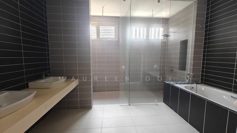 Semi-Detached House for Sale in D'Island (Puchong) - Maureen Ooi - Bathroom - PropertyGuru.com.my