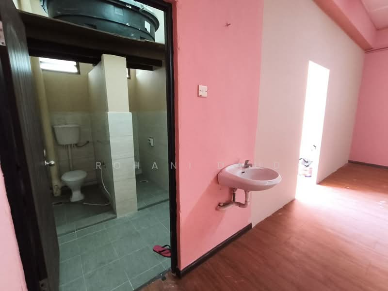 Shop / Office for Rent in Kajang 2 (Kajang) - Rohani Daud - Bathroom - PropertyGuru.com.my