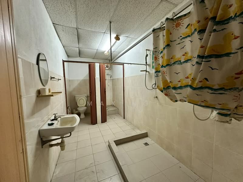 Kedai / Pejabat untuk Dijual di George Town (Penang) - Max Ng - Bathroom - PropertyGuru.com.my