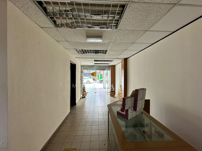 Kedai / Pejabat untuk Dijual di George Town (Penang) - Max Ng - Corridor - PropertyGuru.com.my