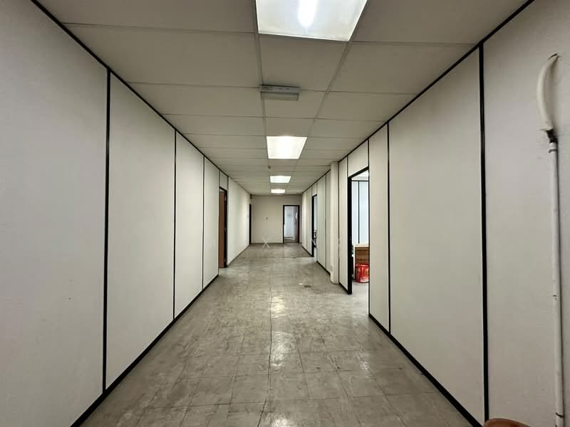 Kedai / Pejabat untuk Dijual di George Town (Penang) - Max Ng - Corridor - PropertyGuru.com.my