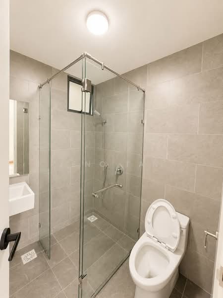 Servis Apartment untuk Disewa di Renna Residence - Jeno Tan - Bathroom - PropertyGuru.com.my