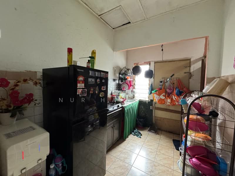 Rumah Teres 1-Tingkat untuk Dijual di Seksyen 17 (Shah Alam) - Nur Hanizah - Kitchen - PropertyGuru.com.my