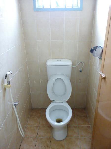 Shop / Office for Rent in Bandar Baru Bangi (Selangor) - Jason Lee - Bathroom - PropertyGuru.com.my