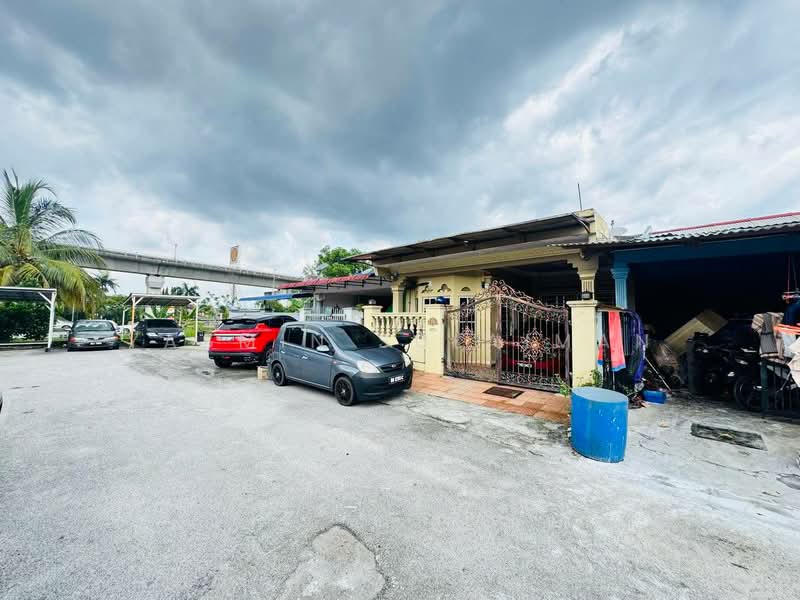 1-storey Terraced House for Sale in Bandar Kinrara Seksyen 1 (Bandar Kinrara) - Yasmin Sulaiman - Exterior - PropertyGuru.com.my