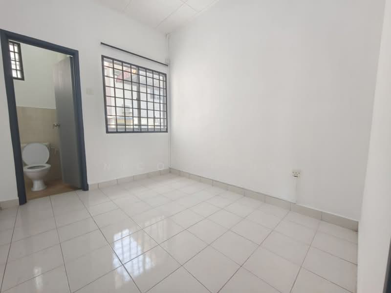 Rumah Teres 2 Tingkat untuk Dijual di Johor Bahru (Johor) - Nico Chong - Bathroom - PropertyGuru.com.my