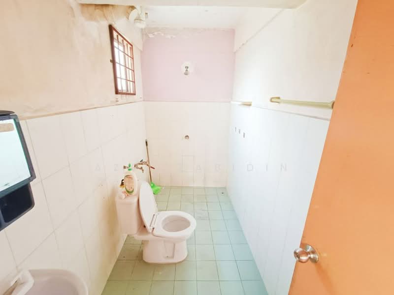Apartment for Sale at Pangsapuri Permai - Azri Zabidin - Bathroom - PropertyGuru.com.my