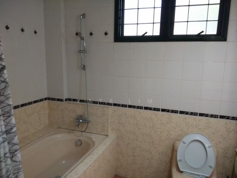 Kondominium untuk Dijual di Mont Kiara Sophia - Kate Lim - Bathroom - PropertyGuru.com.my