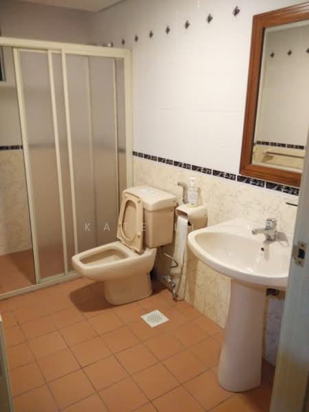 Kondominium untuk Dijual di Mont Kiara Sophia - Kate Lim - Bathroom - PropertyGuru.com.my