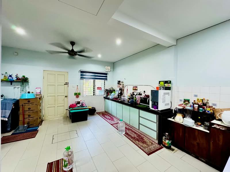 Rumah Teres 2-Tingkat untuk Dijual di Subang Jaya (Selangor) - Yasmin Sulaiman - Kitchen - PropertyGuru.com.my