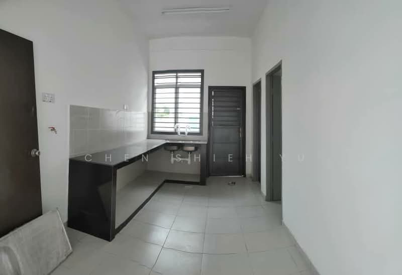 2-storey Terraced House for Sale in Taman Scientex Utama (Senai) - Chen Shieh Yu - Kitchen - PropertyGuru.com.my