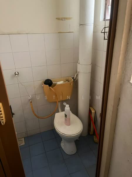 Rumah Flat untuk Dijual di Rumah Pangsa Segar Perdana - Justin Lim - Bathroom - PropertyGuru.com.my