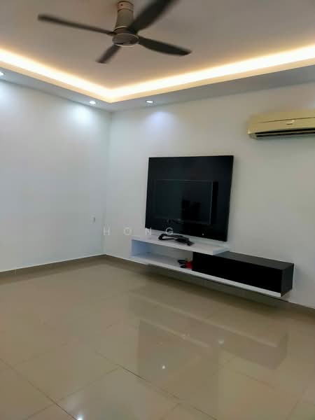 Rumah Teres 2 Tingkat untuk Disewa di Sungai Ara (Penang) - Hong . - Living Room - PropertyGuru.com.my