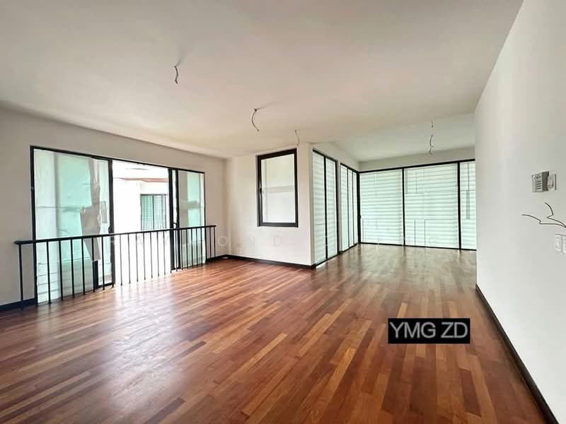 Rumah Teres 3 Tingkat untuk Dijual di Duta Villa (Setia Alam) - Raymond Cheng - Living Room - PropertyGuru.com.my