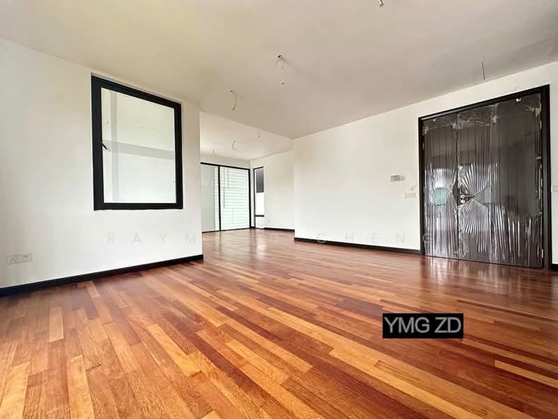 Rumah Teres 3 Tingkat untuk Dijual di Duta Villa (Setia Alam) - Raymond Cheng - Living Room - PropertyGuru.com.my