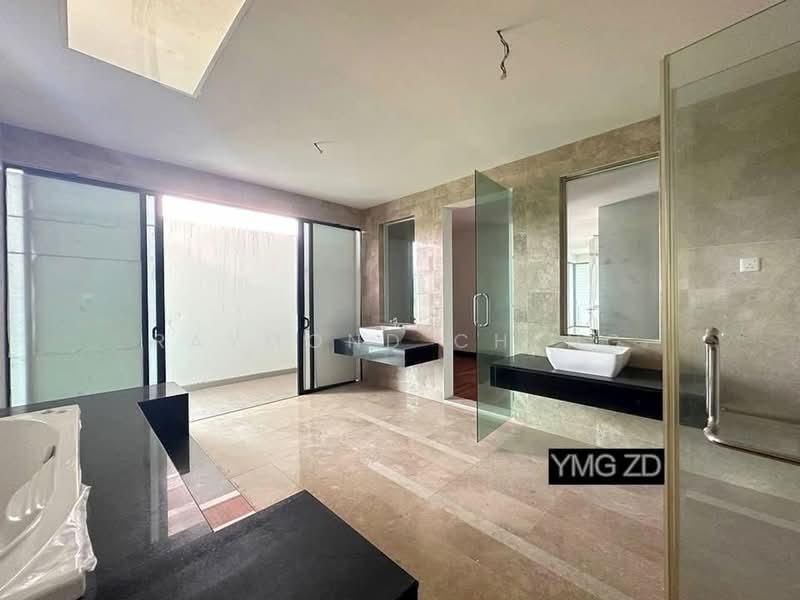 Rumah Teres 3 Tingkat untuk Dijual di Duta Villa (Setia Alam) - Raymond Cheng - Bathroom - PropertyGuru.com.my