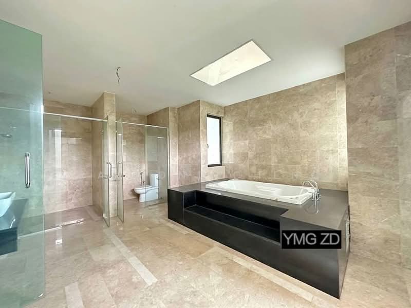 Rumah Teres 3 Tingkat untuk Dijual di Duta Villa (Setia Alam) - Raymond Cheng - Bathroom - PropertyGuru.com.my
