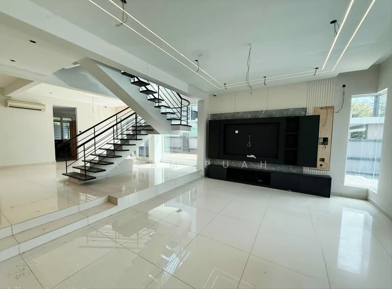 Rumah Banglo untuk Dijual di Kajang (Selangor) - Adam Puah - Living Room - PropertyGuru.com.my
