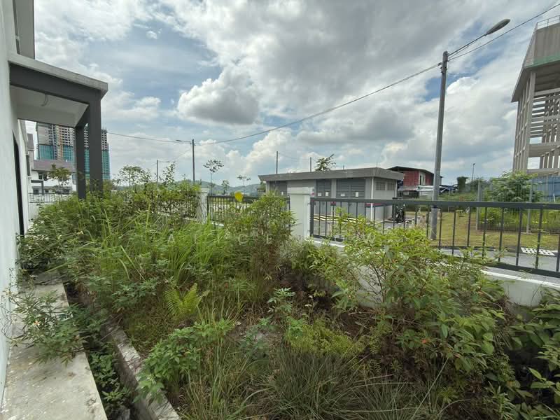 Rumah Berkembar untuk Dijual di Taman Scientex Rawang (Rawang) - Alice Low - Exterior - PropertyGuru.com.my