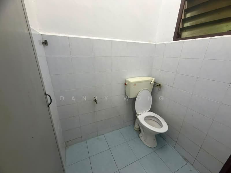 Rumah Teres 2 Tingkat untuk Dijual di Taman Velox (Rawang) - Danny Wong - Bathroom - PropertyGuru.com.my