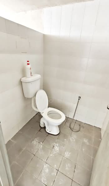 Kedai untuk Disewa di Sungai Buloh (Selangor) - Lee Sing Siong - Bathroom - PropertyGuru.com.my