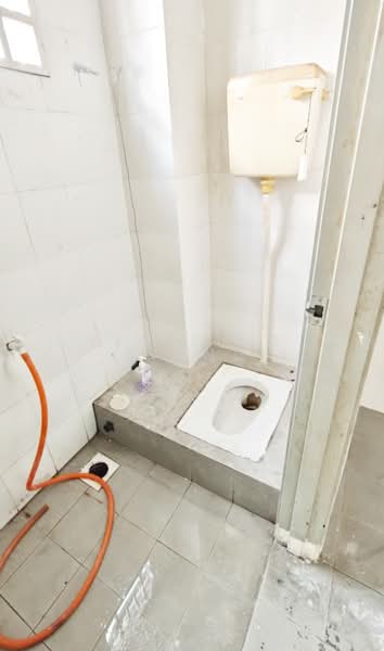 Kedai untuk Disewa di Sungai Buloh (Selangor) - Lee Sing Siong - Bathroom - PropertyGuru.com.my