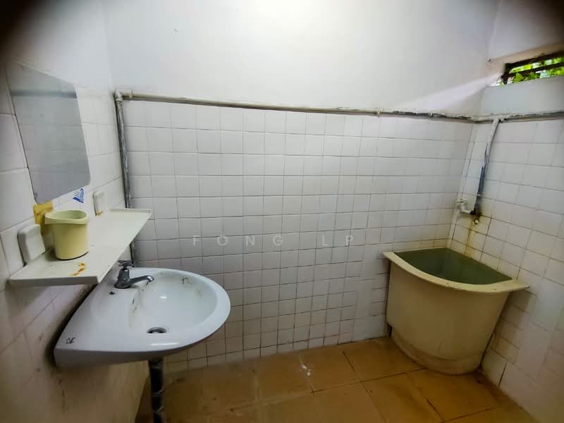 1-storey Terraced House for Sale in Ipoh (Perak) - Fong LP - Bathroom - PropertyGuru.com.my