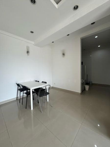 Kondominium untuk Disewa di Cova Suites - Jayden Teo - Dining Room - PropertyGuru.com.my