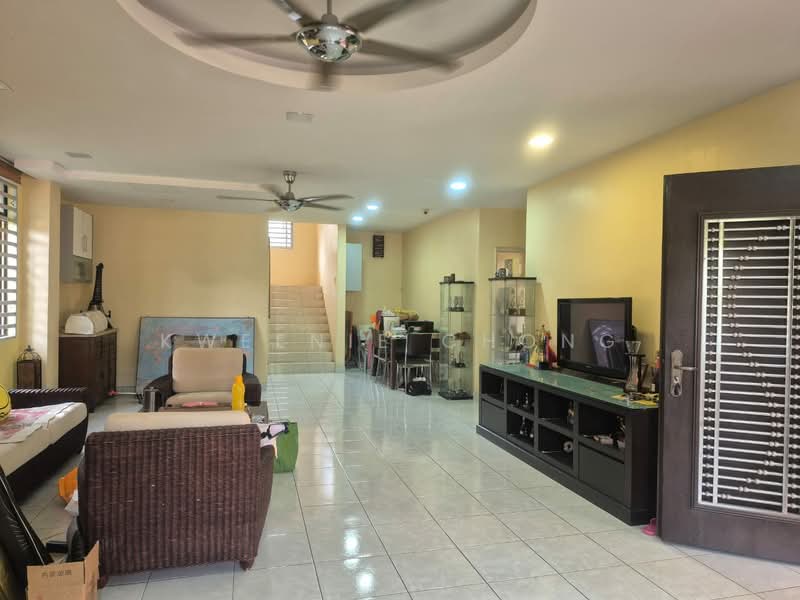 Rumah Banglo untuk Dijual di Taman Hulu Langat Jaya (Cheras) - Kweenie Chong - Living Room - PropertyGuru.com.my