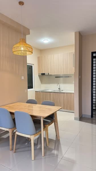 Servis Apartment untuk Disewa di TRELLIS RESIDENCES - Ken Sim - Dining Room - PropertyGuru.com.my