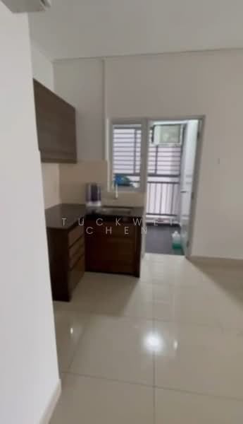 Servis Apartment untuk Dijual di Maxim Residences - TuckWei Chen - Kitchen - PropertyGuru.com.my